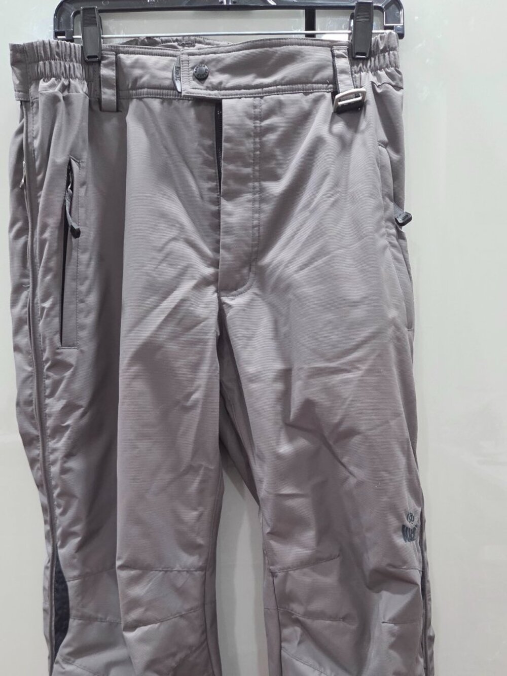 Marker grey ski and snowboard pants featuring an elastic waist